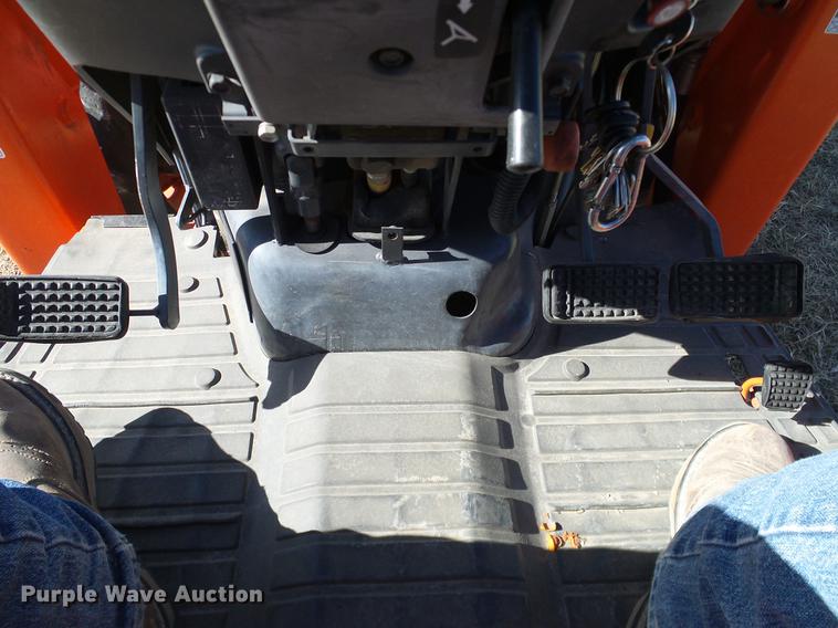 image for item DD1451 Kubota L3010GST MFWD tractor
