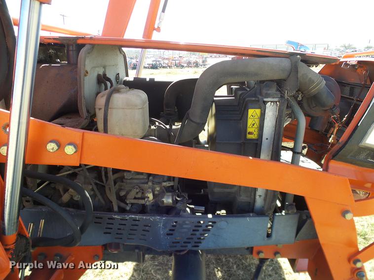 image for item DD1451 Kubota L3010GST MFWD tractor