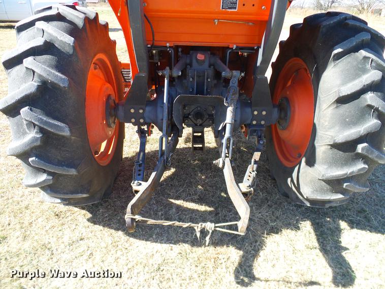 image for item DD1451 Kubota L3010GST MFWD tractor