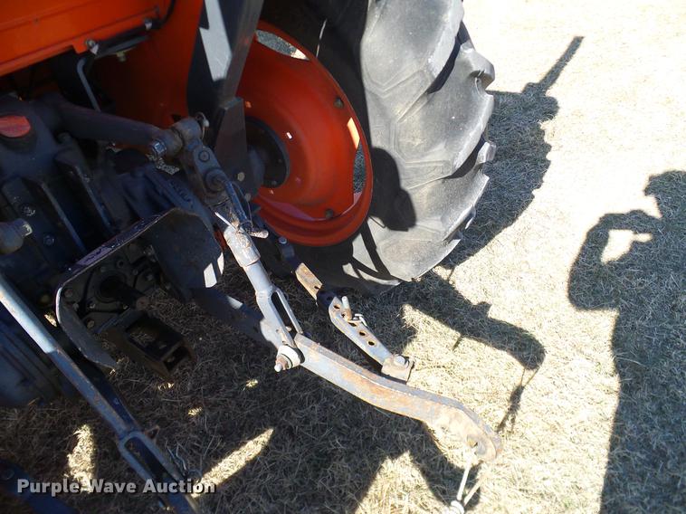 image for item DD1451 Kubota L3010GST MFWD tractor