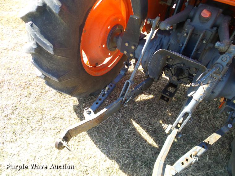 image for item DD1451 Kubota L3010GST MFWD tractor