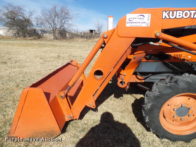 image for item DD1451 Kubota L3010GST MFWD tractor