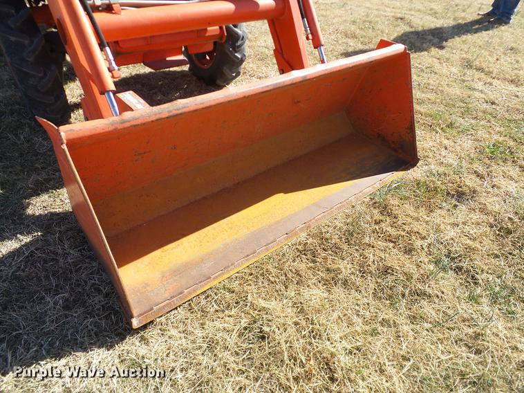 image for item DD1451 Kubota L3010GST MFWD tractor