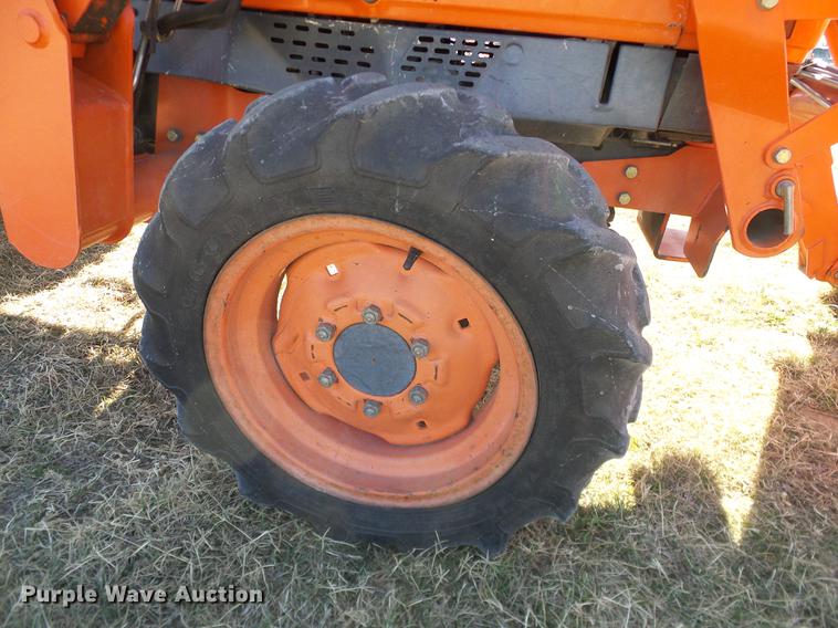 image for item DD1451 Kubota L3010GST MFWD tractor