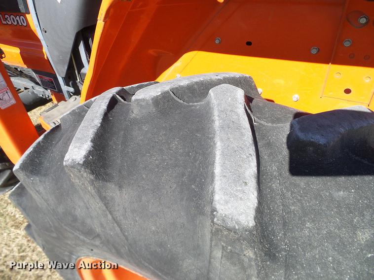 image for item DD1451 Kubota L3010GST MFWD tractor