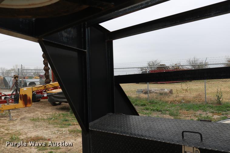 image for item DD1471 2007 PJ C8242 equipment trailer