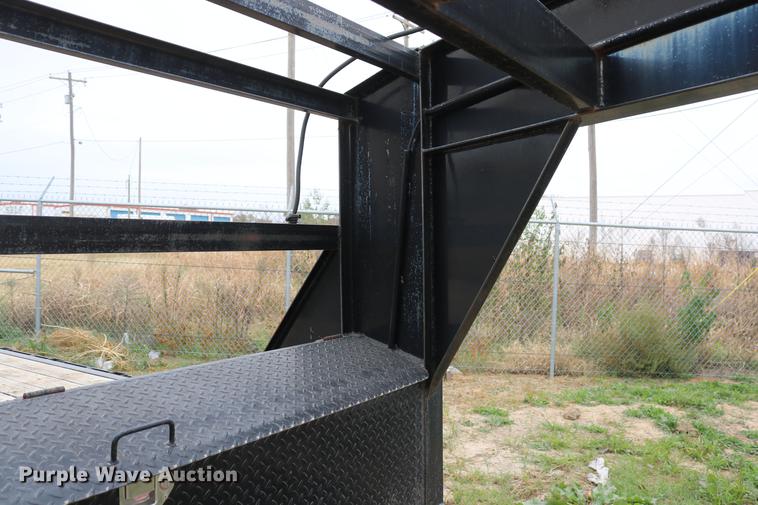 image for item DD1471 2007 PJ C8242 equipment trailer