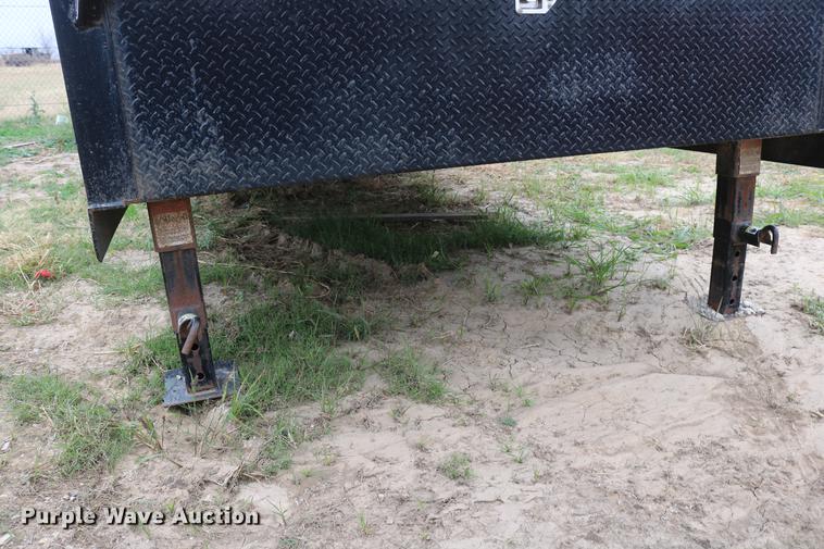 image for item DD1471 2007 PJ C8242 equipment trailer