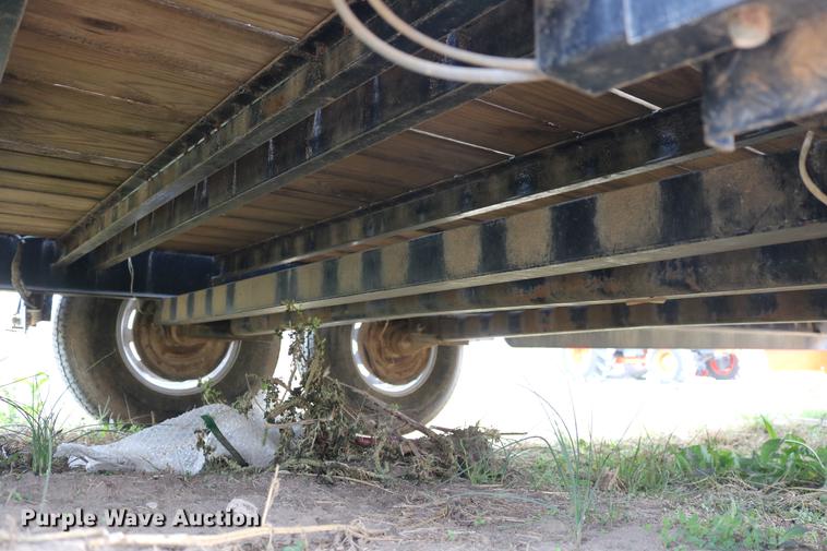 image for item DD1471 2007 PJ C8242 equipment trailer