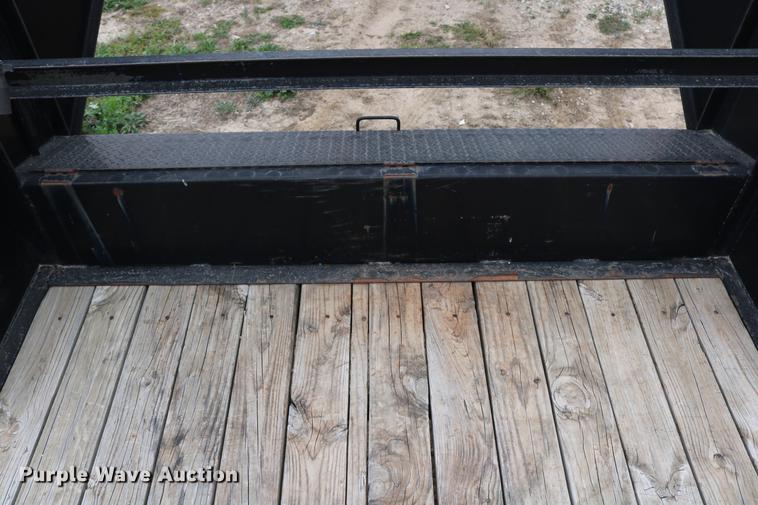 image for item DD1471 2007 PJ C8242 equipment trailer