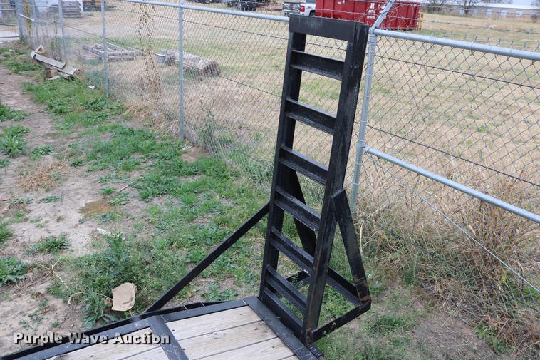 image for item DD1471 2007 PJ C8242 equipment trailer