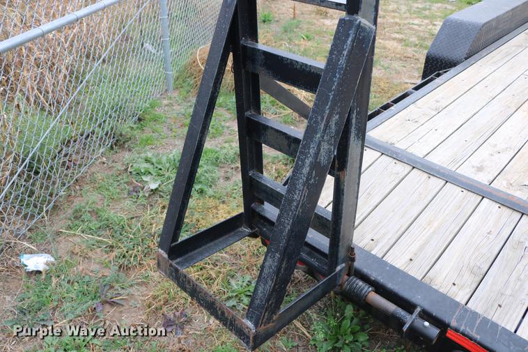 image for item DD1471 2007 PJ C8242 equipment trailer