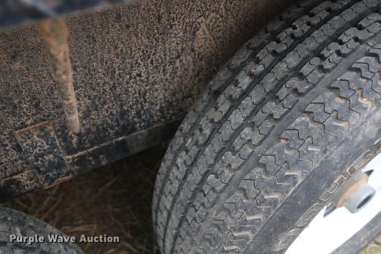 image for item DD1471 2007 PJ C8242 equipment trailer