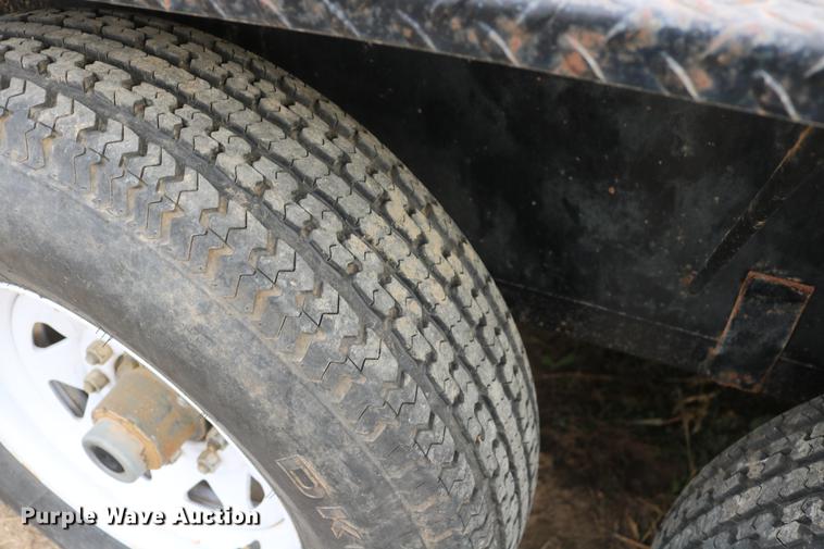 image for item DD1471 2007 PJ C8242 equipment trailer