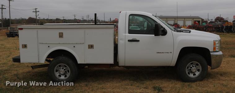 image for item DD1474 2008 Chevrolet Silverado 3500HD utility bed pickup truck