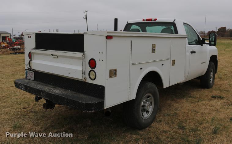 image for item DD1474 2008 Chevrolet Silverado 3500HD utility bed pickup truck