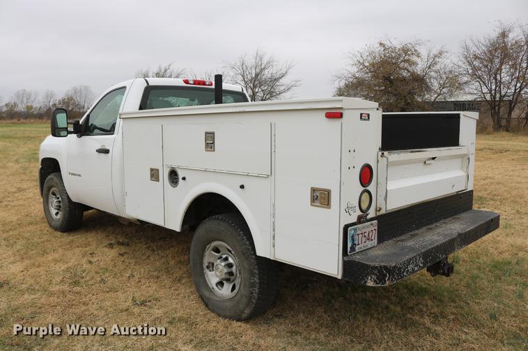 image for item DD1474 2008 Chevrolet Silverado 3500HD utility bed pickup truck
