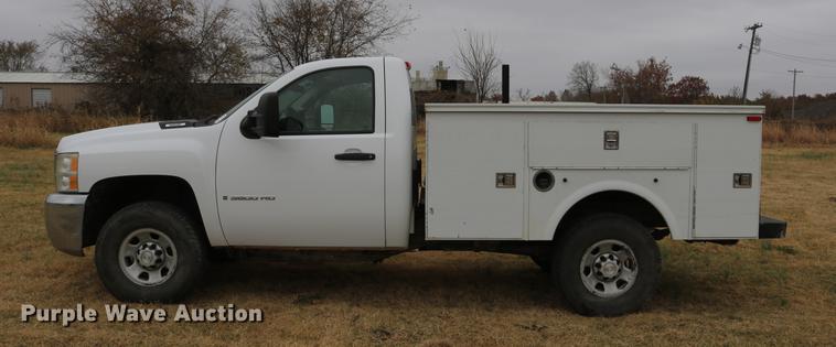 image for item DD1474 2008 Chevrolet Silverado 3500HD utility bed pickup truck
