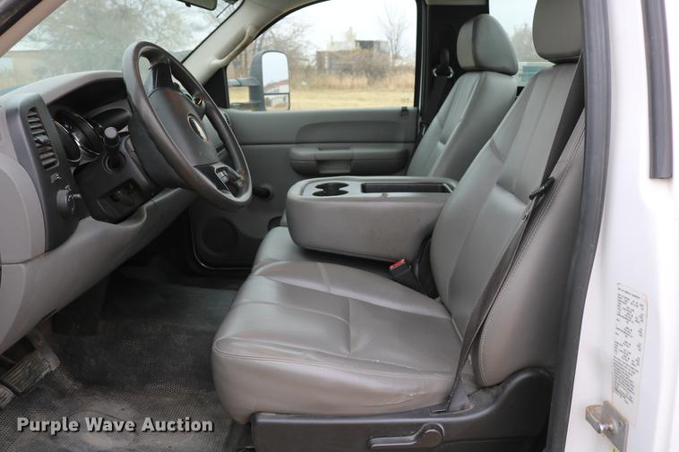image for item DD1474 2008 Chevrolet Silverado 3500HD utility bed pickup truck
