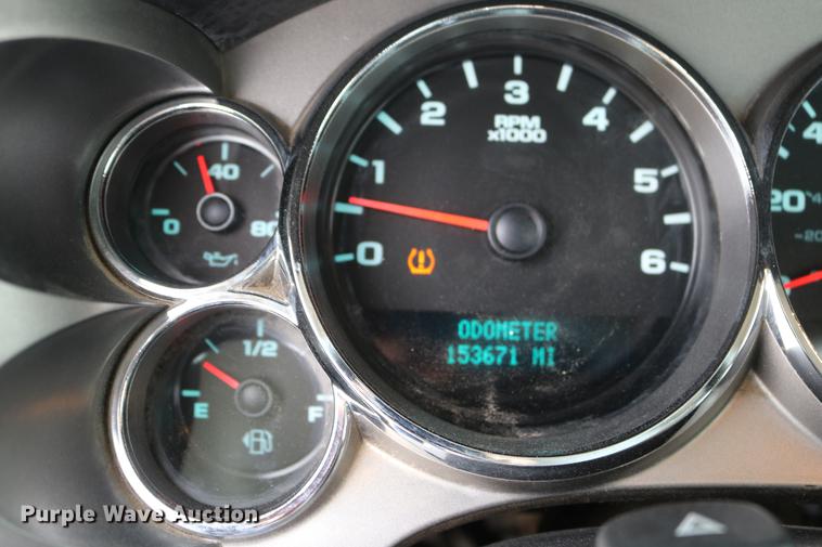 image for item DD1474 2008 Chevrolet Silverado 3500HD utility bed pickup truck