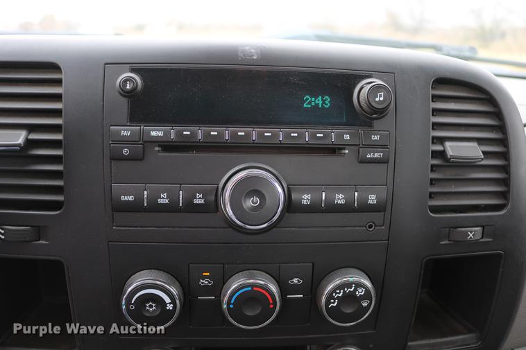 image for item DD1474 2008 Chevrolet Silverado 3500HD utility bed pickup truck