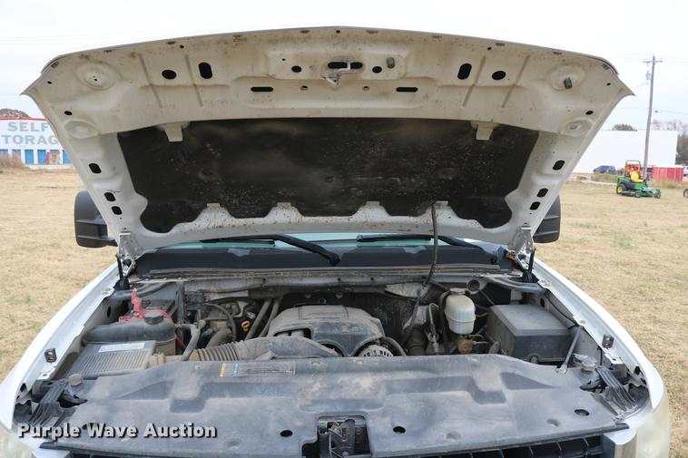 image for item DD1474 2008 Chevrolet Silverado 3500HD utility bed pickup truck