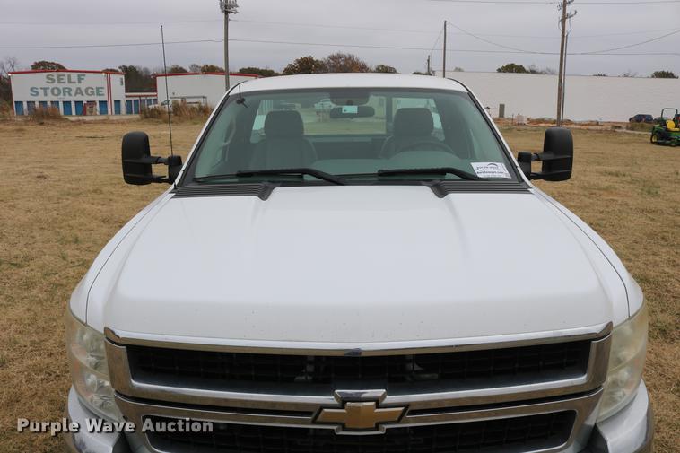image for item DD1474 2008 Chevrolet Silverado 3500HD utility bed pickup truck