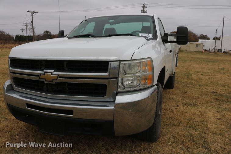 image for item DD1474 2008 Chevrolet Silverado 3500HD utility bed pickup truck