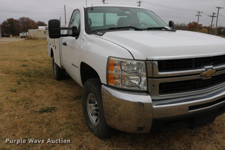 image for item DD1474 2008 Chevrolet Silverado 3500HD utility bed pickup truck