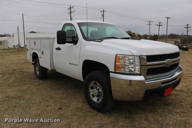 image for item DD1475 2008 Chevrolet Silverado 3500HD utility bed pickup truck