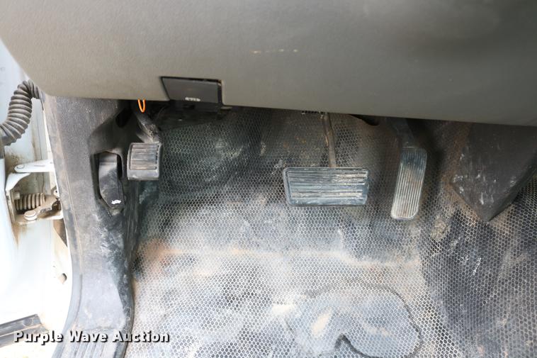 image for item DD1475 2008 Chevrolet Silverado 3500HD utility bed pickup truck