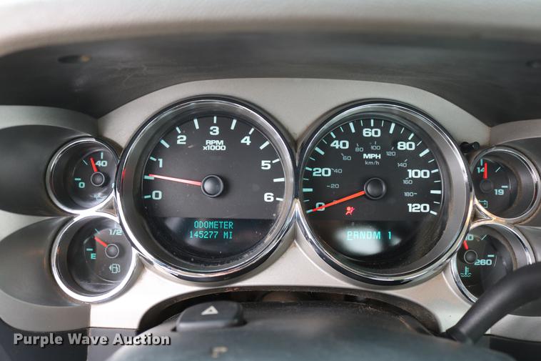 image for item DD1475 2008 Chevrolet Silverado 3500HD utility bed pickup truck