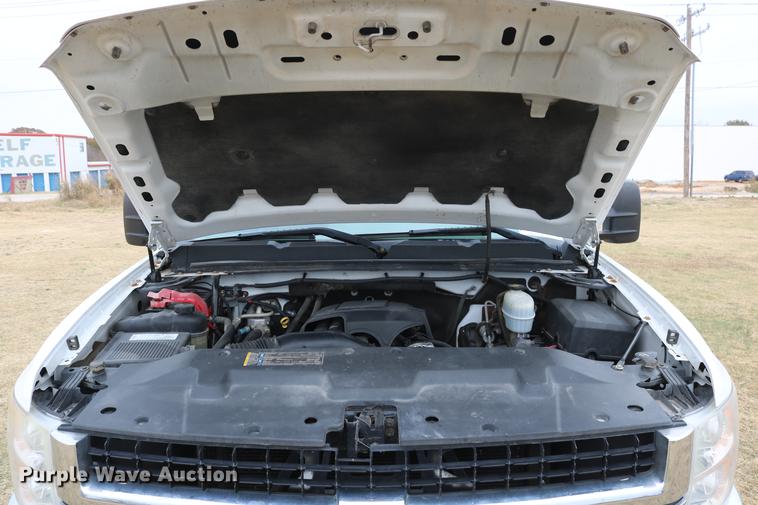 image for item DD1475 2008 Chevrolet Silverado 3500HD utility bed pickup truck