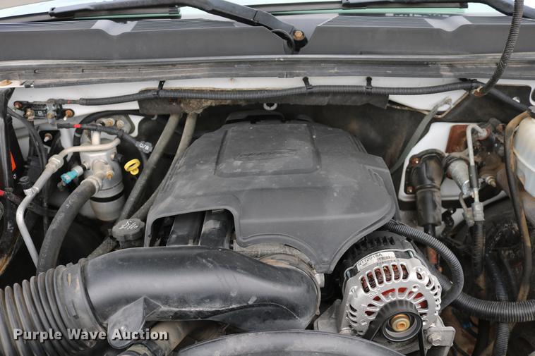 image for item DD1475 2008 Chevrolet Silverado 3500HD utility bed pickup truck