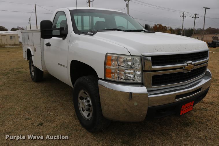 image for item DD1475 2008 Chevrolet Silverado 3500HD utility bed pickup truck
