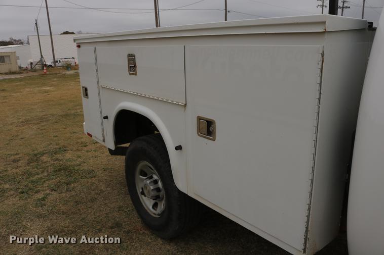 image for item DD1475 2008 Chevrolet Silverado 3500HD utility bed pickup truck