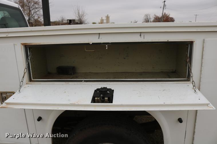 image for item DD1475 2008 Chevrolet Silverado 3500HD utility bed pickup truck