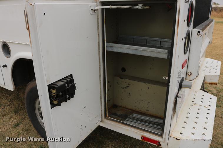 image for item DD1475 2008 Chevrolet Silverado 3500HD utility bed pickup truck