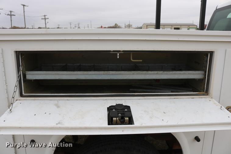 image for item DD1475 2008 Chevrolet Silverado 3500HD utility bed pickup truck