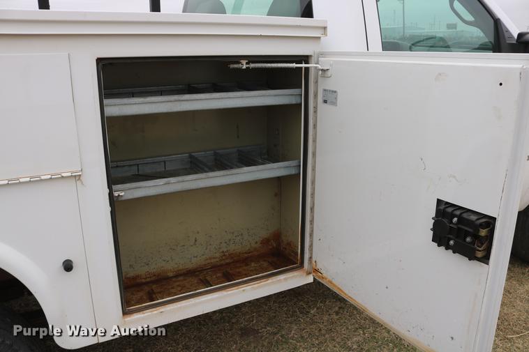 image for item DD1475 2008 Chevrolet Silverado 3500HD utility bed pickup truck