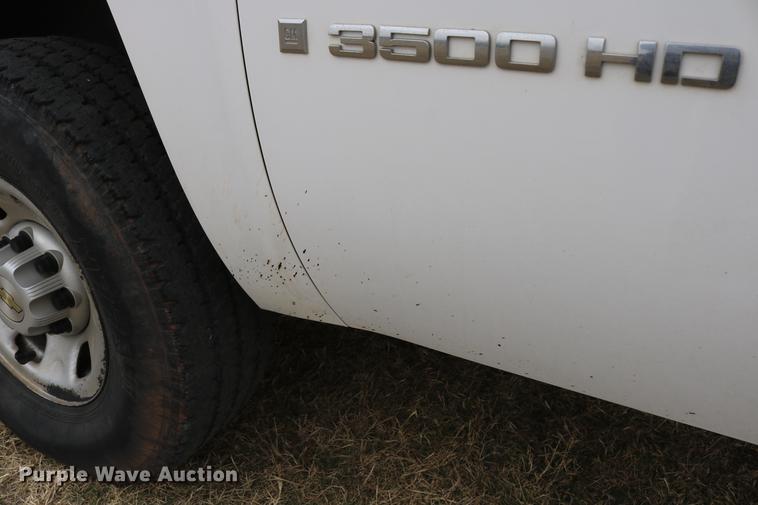 image for item DD1475 2008 Chevrolet Silverado 3500HD utility bed pickup truck