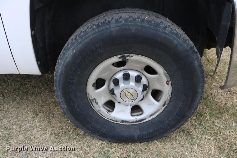 image for item DD1475 2008 Chevrolet Silverado 3500HD utility bed pickup truck