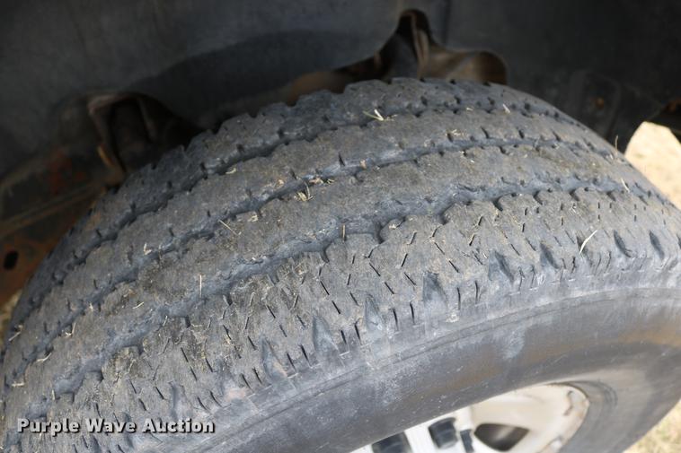 image for item DD1475 2008 Chevrolet Silverado 3500HD utility bed pickup truck