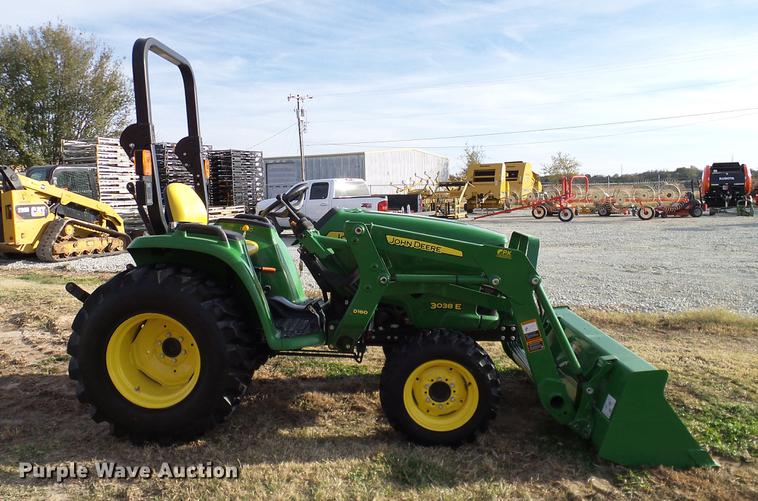 image for item DD1478 2015 John Deere 3038E MFWD tractor