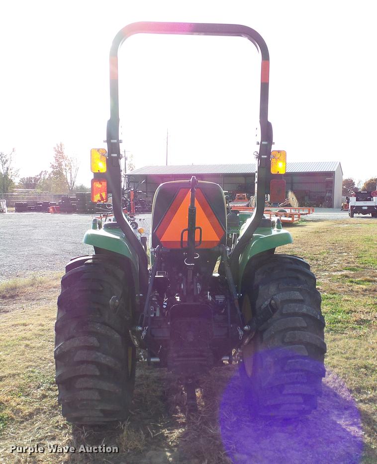 image for item DD1478 2015 John Deere 3038E MFWD tractor