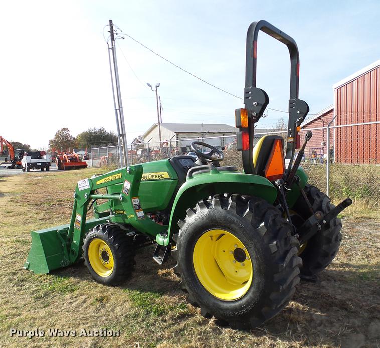 image for item DD1478 2015 John Deere 3038E MFWD tractor