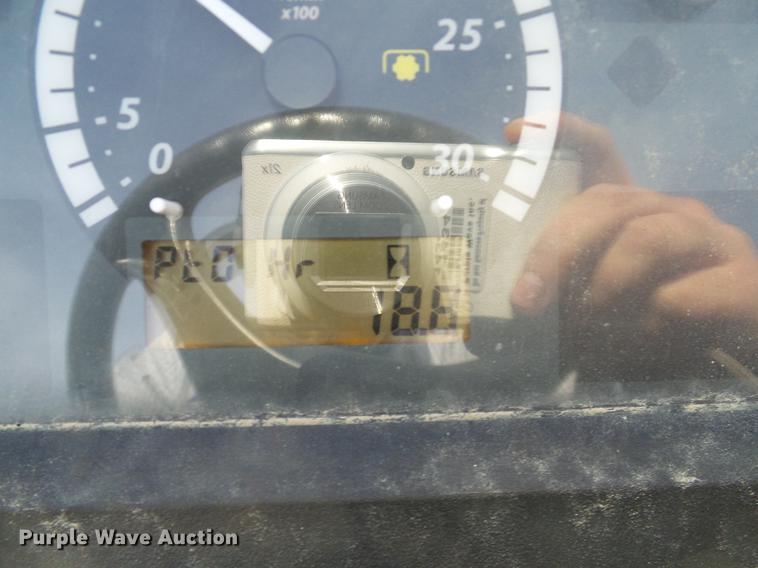 image for item DD1478 2015 John Deere 3038E MFWD tractor