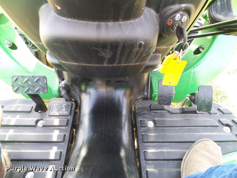 image for item DD1478 2015 John Deere 3038E MFWD tractor