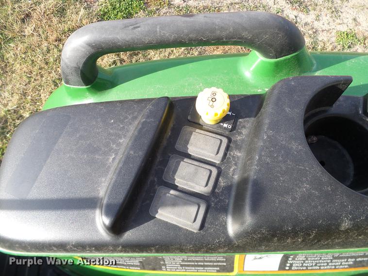 image for item DD1478 2015 John Deere 3038E MFWD tractor