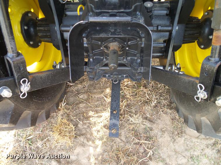 image for item DD1478 2015 John Deere 3038E MFWD tractor